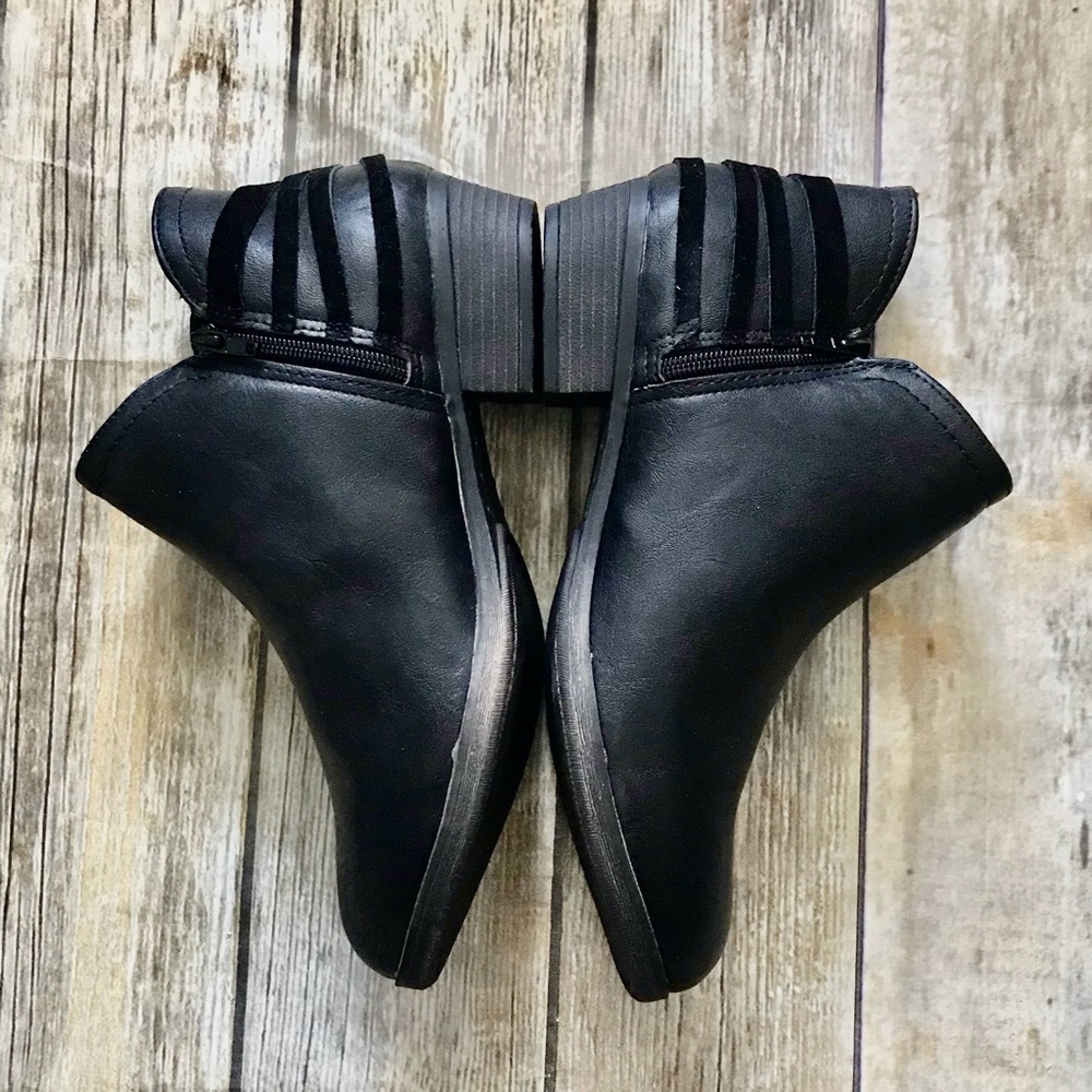 BARGAIN 2/$15 Black Boots Sz 11 - Picture 5 of 15